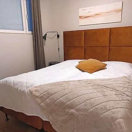 Lost In Aparthotel